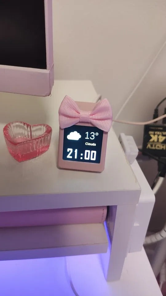 Premium Creative Smart WiFi Desktop Clock for iPhone –Mini Weather Display with Cute Animations, Electronic Photo Frame