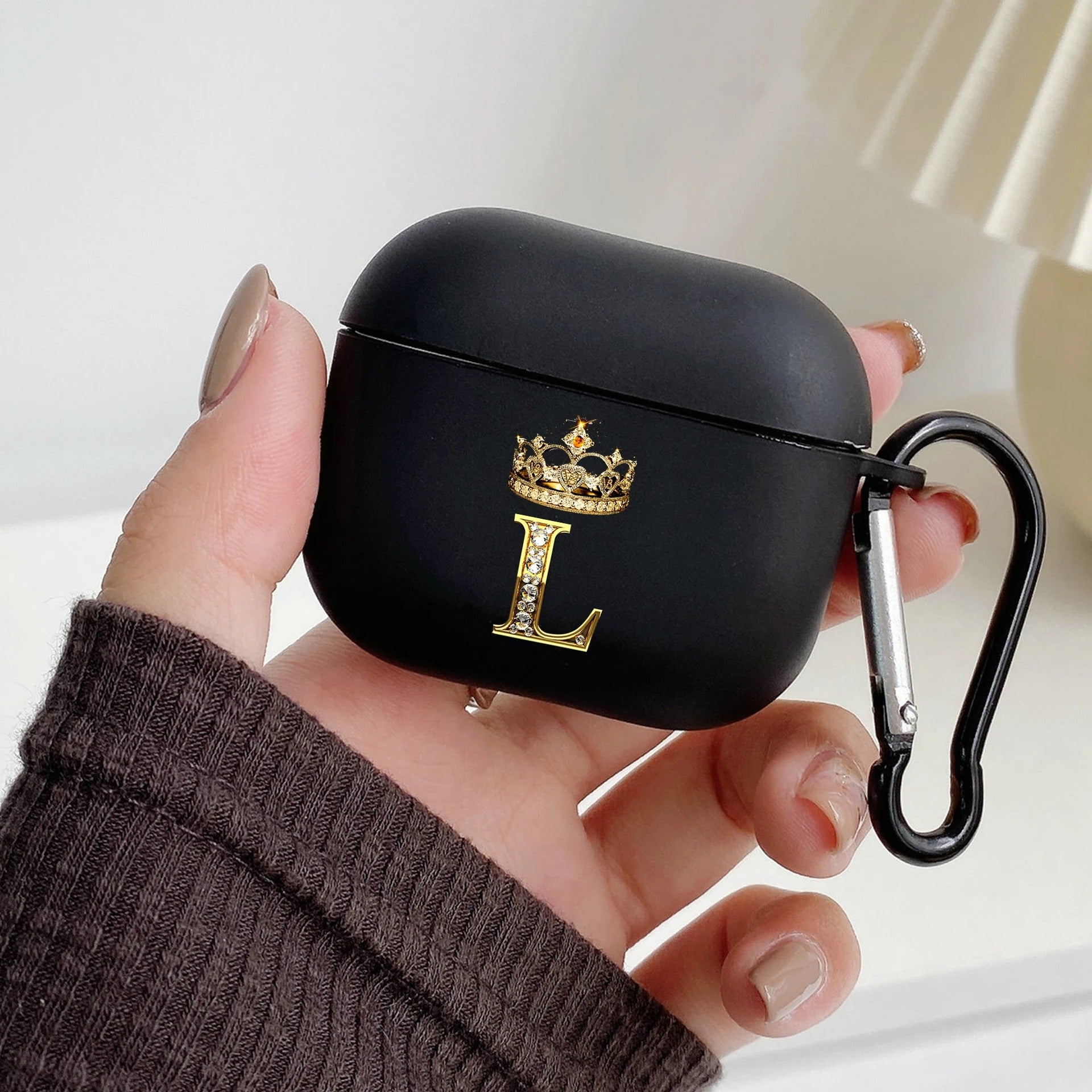 Luxury Diamond Letter AirPods Case with Hook – Black TPU Protective Cover for AirPods Pro 2, Pro, 3, 1/2, A–Z Initial Design, Scratch-Resistant, Easy Access Charging