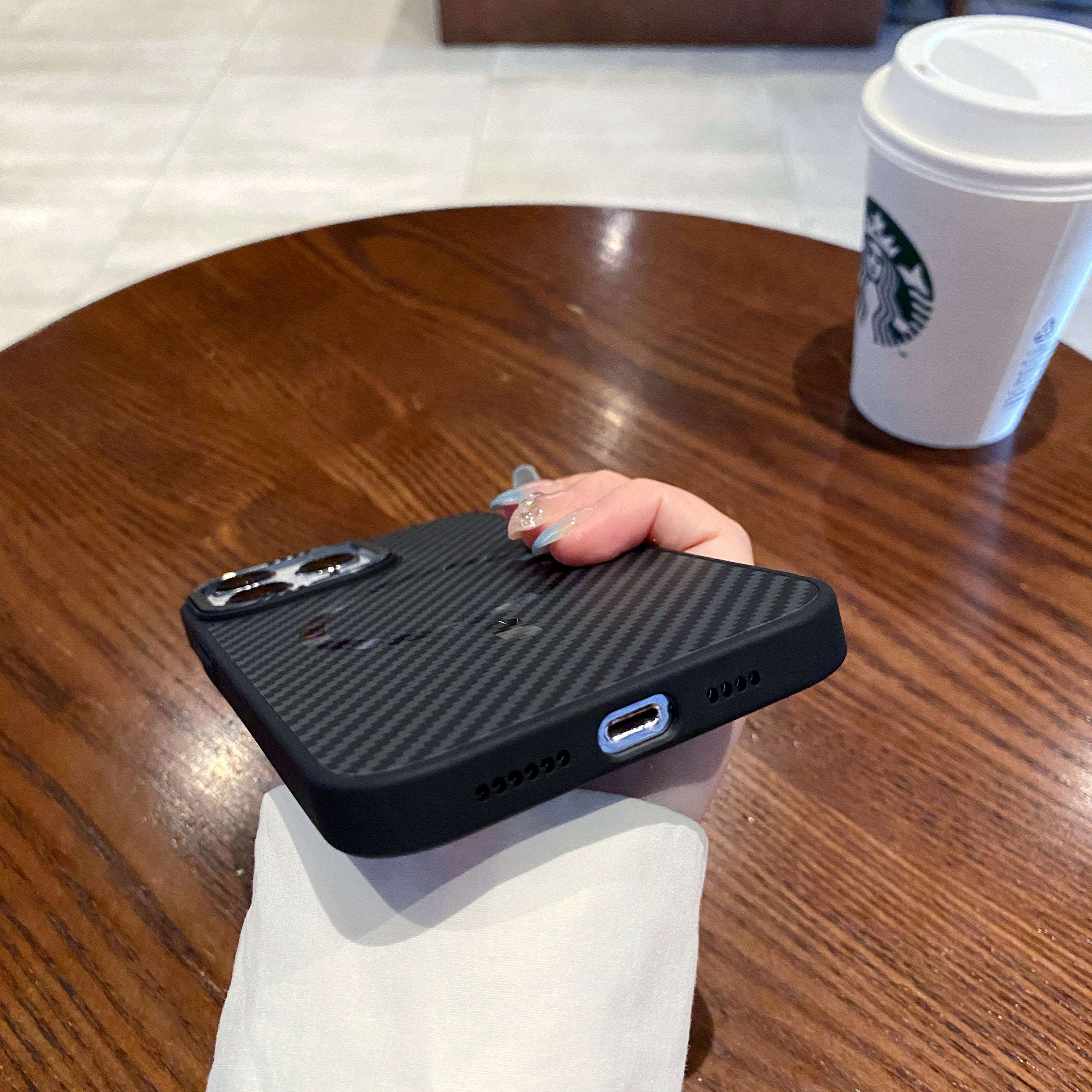 Luxury Magnetic Carbon Fiber iPhone Case – Shockproof MagSafe Wireless Charging Cover with Sleek Texture for iPhone Models