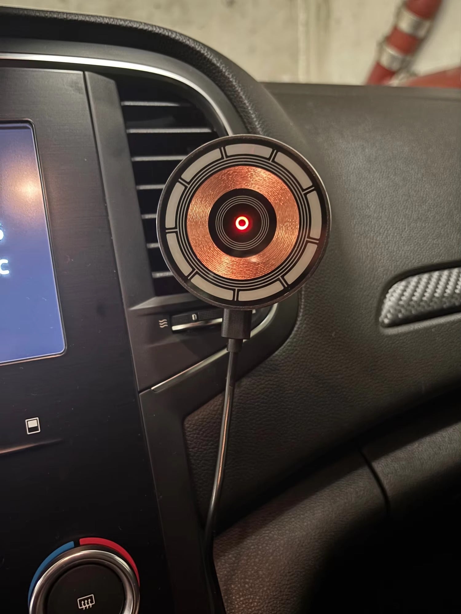 High-Speed 30W Magnetic Wireless Car Charger – Phone Holder Stand with Fast Charging, Dashboard or Vent Mount