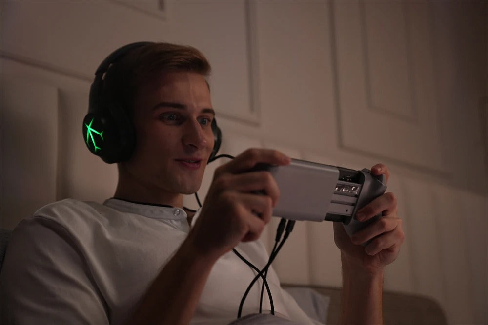 Premium Mobile Game Controller for iPhone, Hall Effect Joystick Gamepad, Wireless Stretchable Design for Apple Devices 