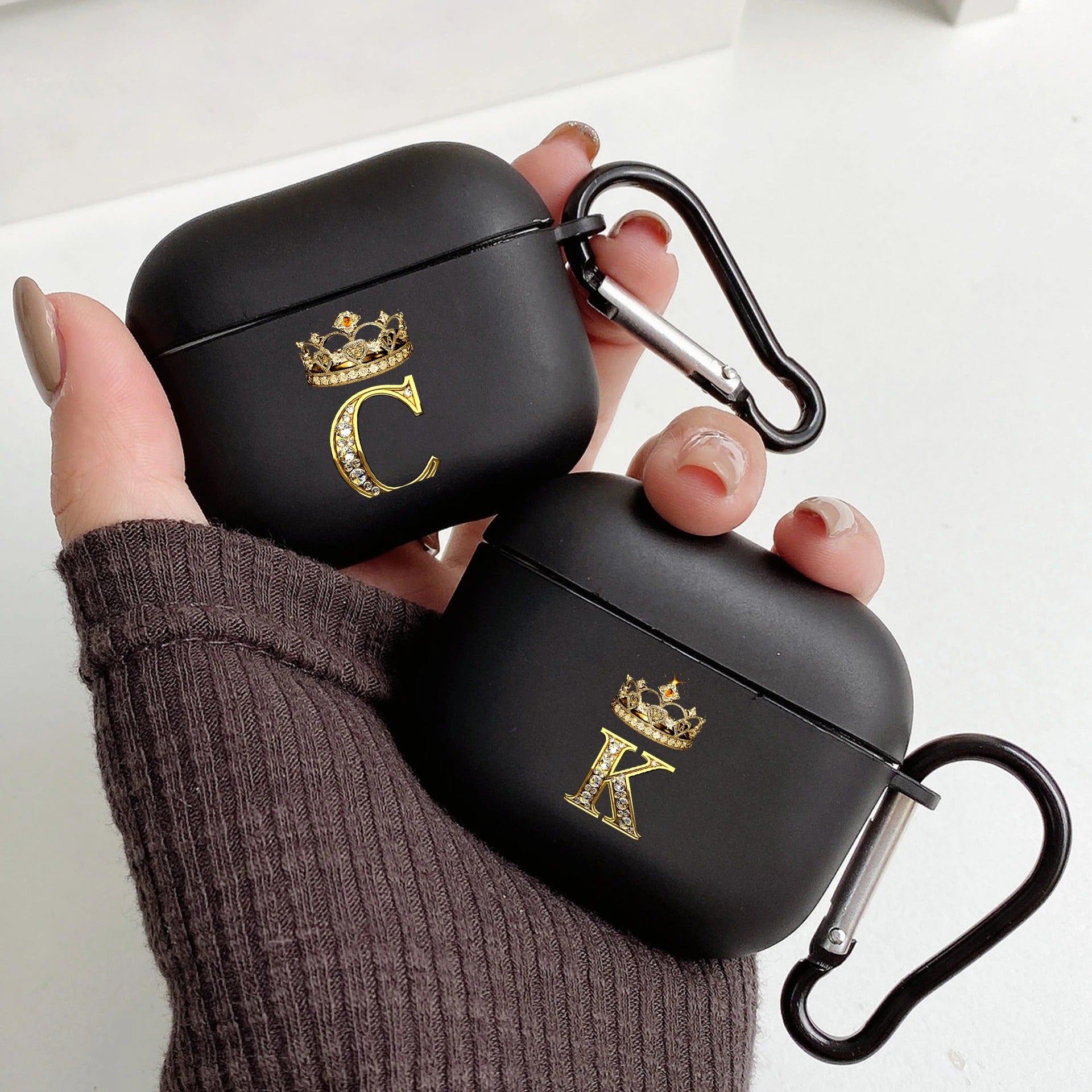 Luxury Diamond Letter AirPods Case with Hook – Black TPU Protective Cover for AirPods Pro 2, Pro, 3, 1/2, A–Z Initial Design, Scratch-Resistant, Easy Access Charging